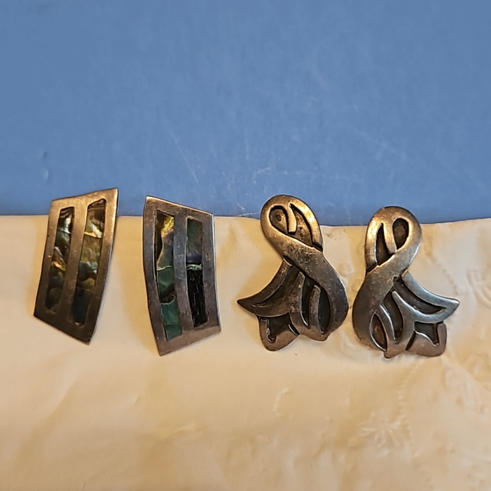 Two pairs vintage silver earrings